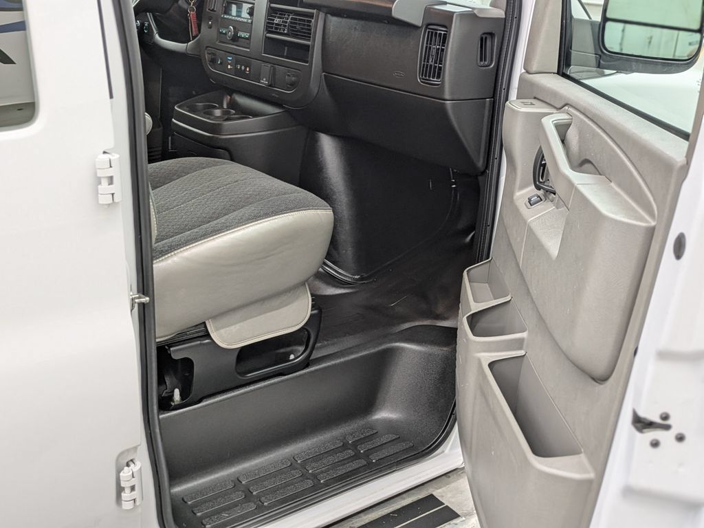 Used 2025 GMC Savana 2500 w/ Driver Convenience Package RWD image 16