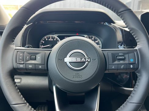 New 2025 Nissan Pathfinder SV image 27