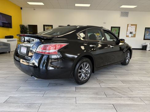 Used 2015 Nissan Altima 2.5 S w/ Special Edition Package FWD image 6