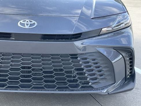 Used 2026 Toyota Camry SE FWD image 9