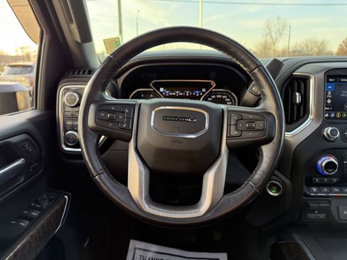Used 2021 GMC Sierra 2500 Denali w/ Denali Black Diamond Edition image 15