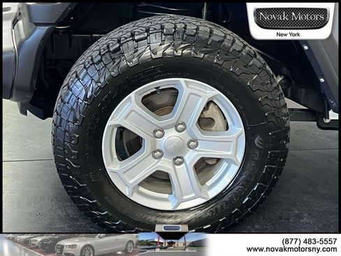 Used 2021 Jeep Wrangler Unlimited Sport AWD/4WD image 7
