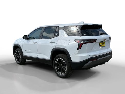 New 2026 Chevrolet Equinox LT FWD image 3