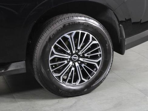 Certified 2025 Nissan Armada SL RWD image 15