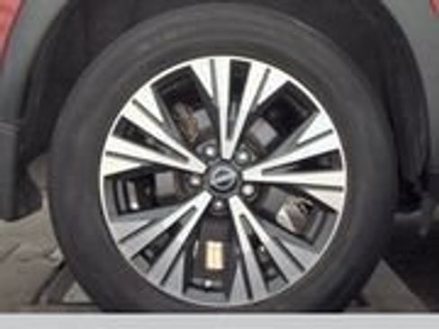Used 2023 Nissan Rogue SV w/ SV Premium B Package FWD image 8