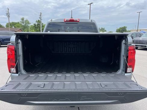 Used 2025 Chevrolet Colorado LT AWD/4WD image 11