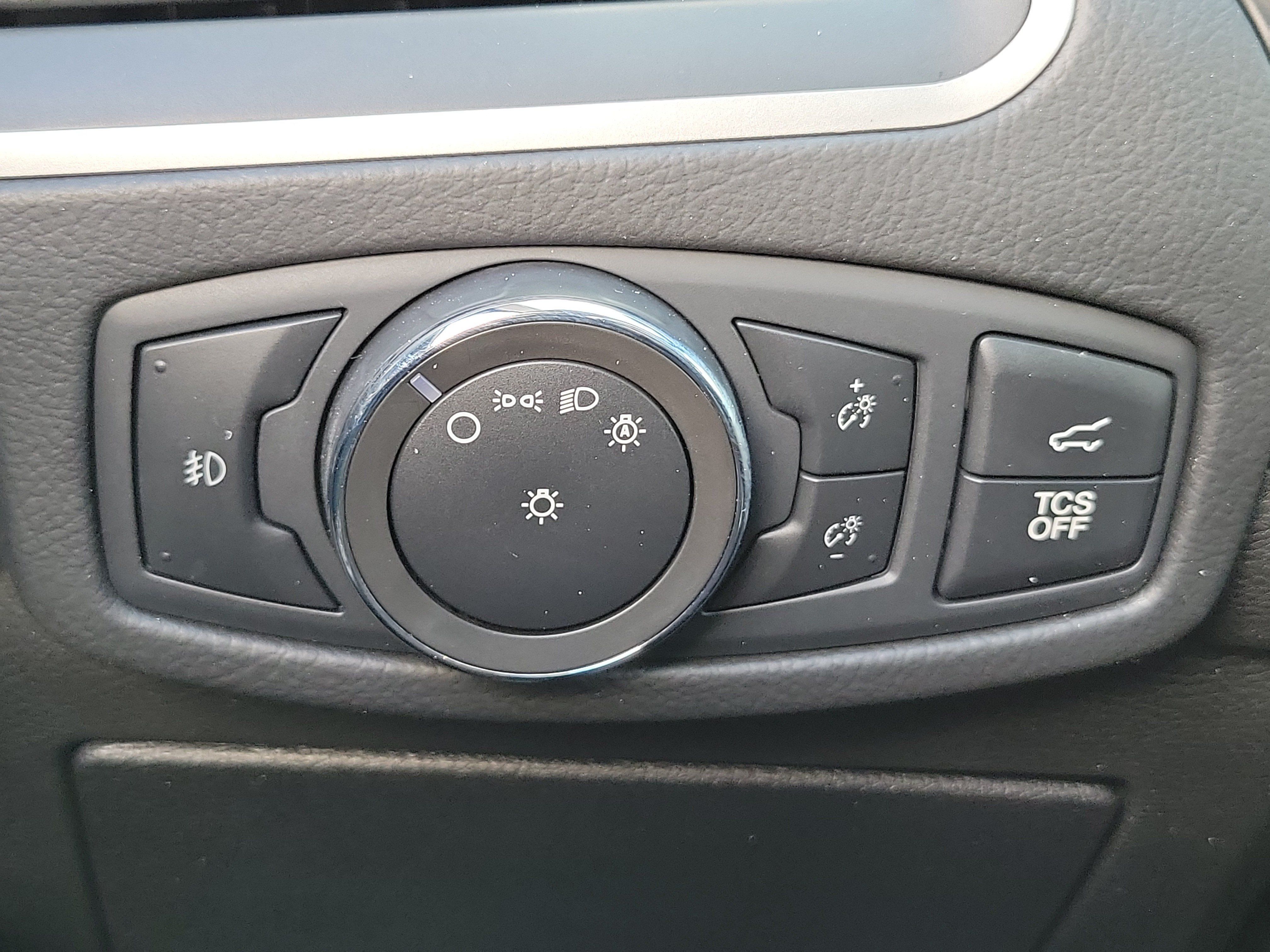 Used 2022 Ford Edge SEL w/ Sport Appearance Package AWD/4WD image 19