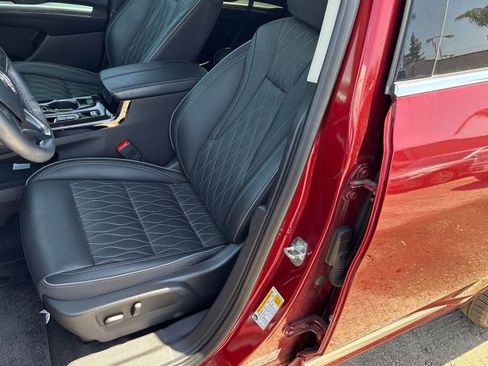 Used 2023 Buick Envision Avenir FWD image 9
