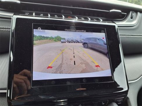 New 2025 Jeep Grand Cherokee L Altitude image 27