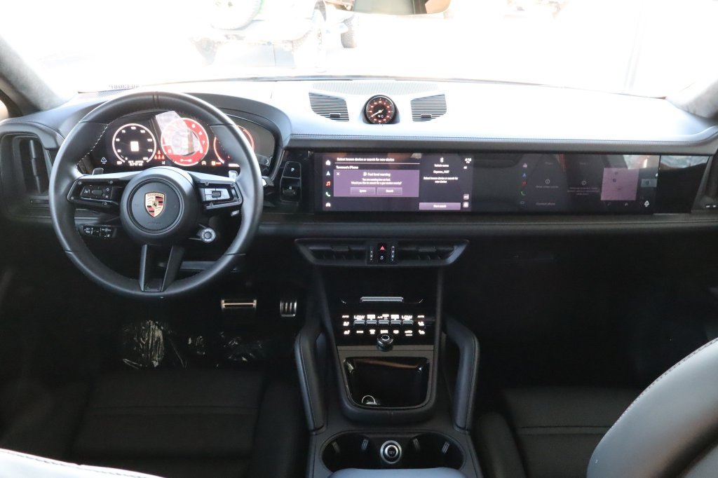 Used 2026 Porsche Cayenne GTS AWD/4WD image 27