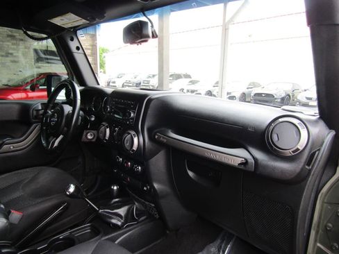 Used 2016 Jeep Wrangler Unlimited Sport image 10