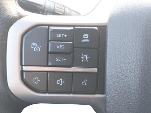 Used 2022 Ford Expedition Limited image 21