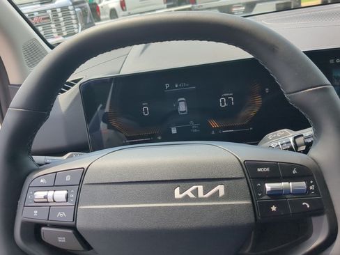 New 2026 Kia Sportage EX w/ EX Panorama Roof Package FWD image 13
