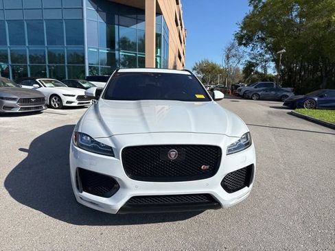 Used 2019 Jaguar F-PACE S image 10