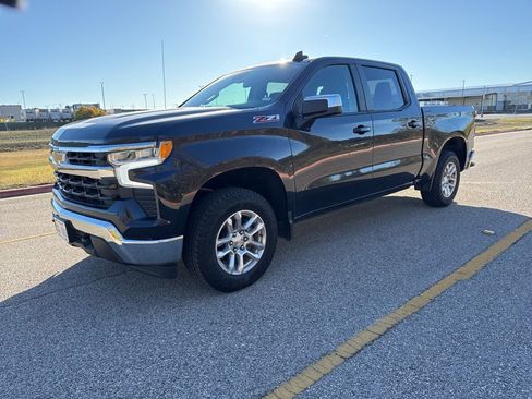 Used 2023 Chevrolet Silverado 1500 LT image 1