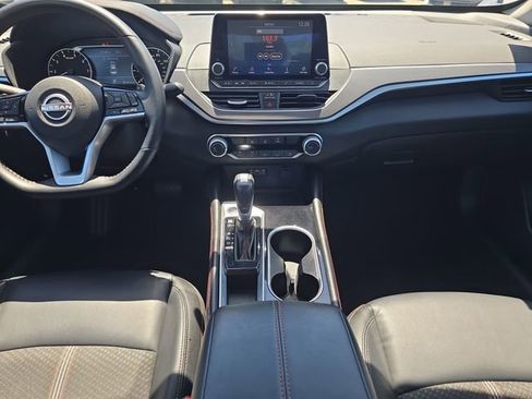 Certified 2025 Nissan Altima 2.5 SR FWD image 14