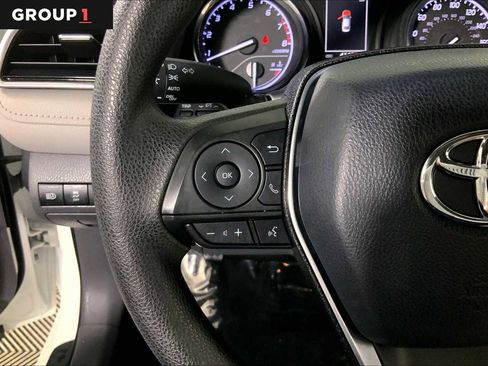 Used 2018 Toyota Camry LE image 22