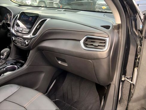 Used 2023 Chevrolet Equinox Premier image 18