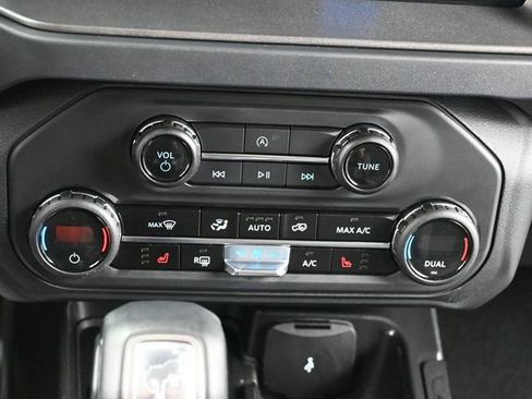 Used 2025 Ford Bronco Big Bend image 18