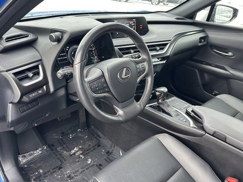 Used 2022 Lexus UX 250h w/ Premium Package image 31