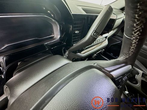 Used 2022 Chevrolet Silverado 1500 LT image 17