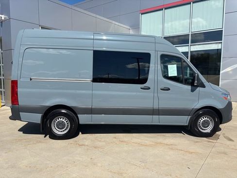 Used 2024 Mercedes-Benz Sprinter 2500 image 8