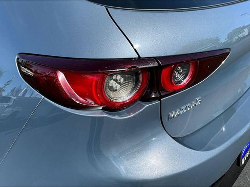 Used 2021 MAZDA MAZDA3 s FWD image 17