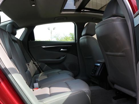 Used 2017 Chevrolet Impala Premier w/ Enhanced Convenience Package FWD image 42