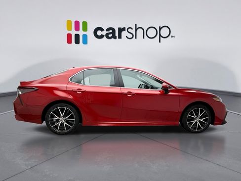 Used 2024 Toyota Camry SE image 6