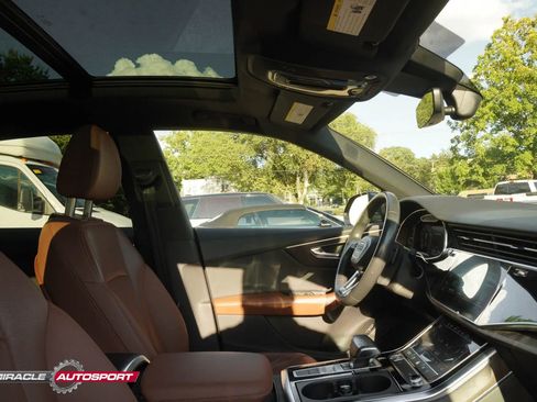 Used 2019 Audi Q8 Premium Plus w/ Premium Plus image 34