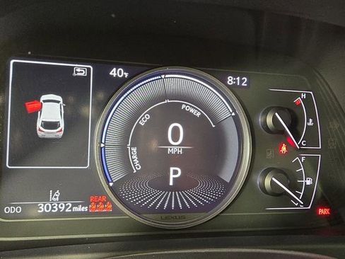 Used 2022 Lexus UX 250h w/ Premium Package image 17