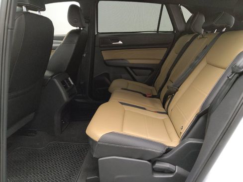 Used 2021 Volkswagen Atlas Cross Sport SE image 18