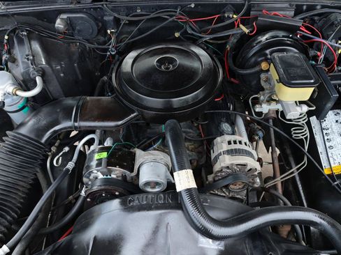 Used 1990 Chevrolet Blazer 4WD image 19