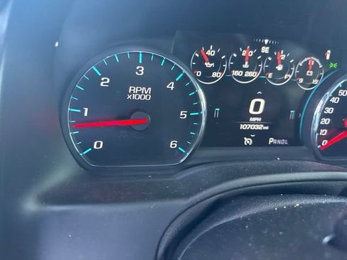 Used 2020 Chevrolet Suburban Premier w/ Premier Plus Edition RWD image 4
