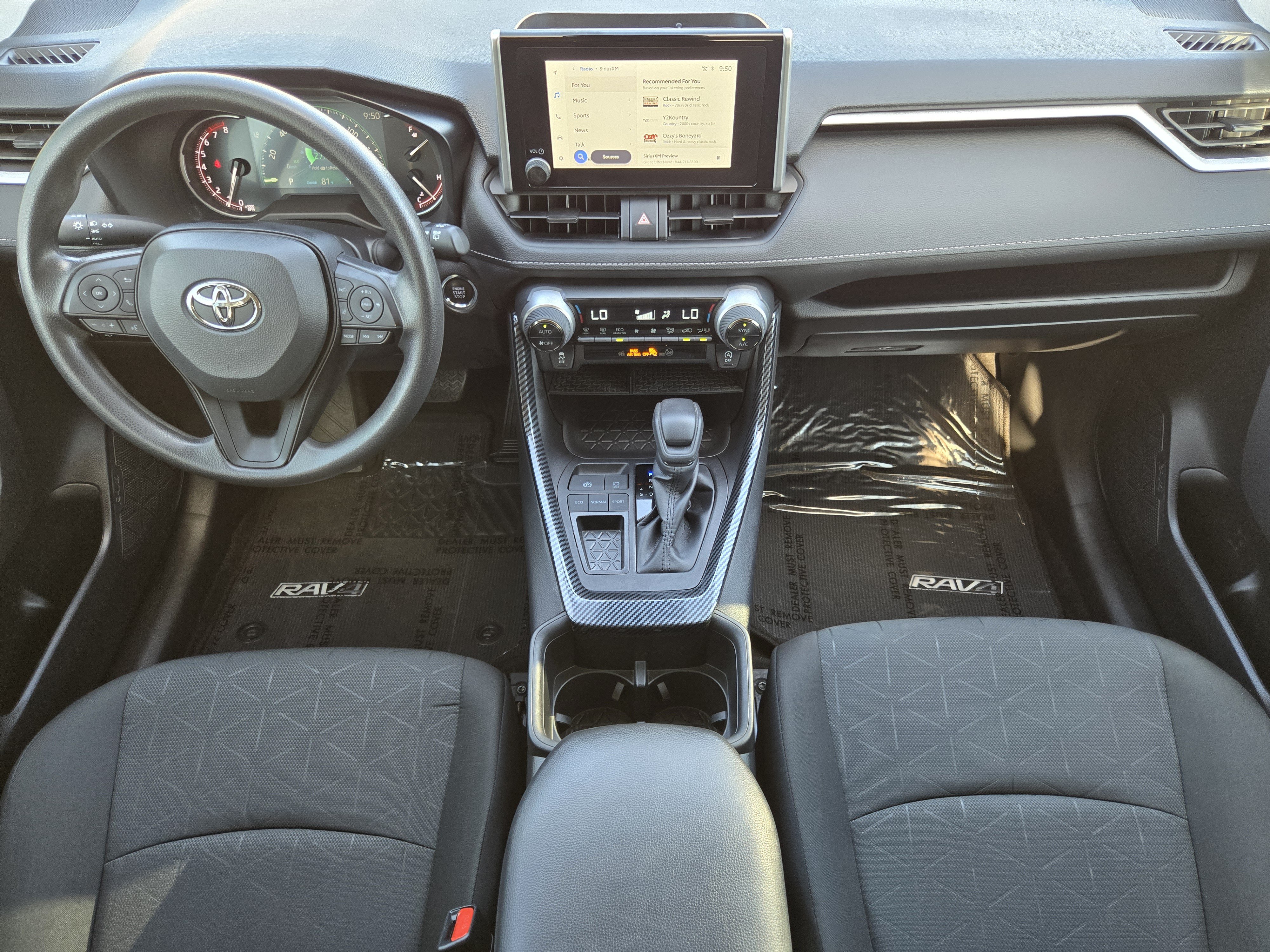 Used 2024 Toyota RAV4 XLE w/ Convenience Package FWD image 27