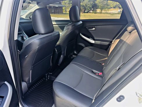Used 2013 Toyota Prius Five FWD image 12