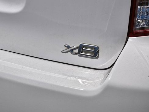 Used 2015 Scion xB FWD image 20