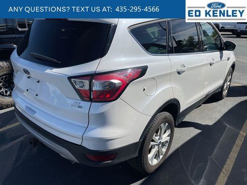 Used 2017 Ford Escape SE w/ SE Leather Comfort Package AWD/4WD image 4