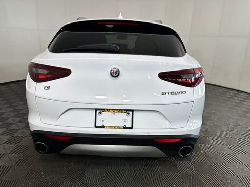 Used 2020 Alfa Romeo Stelvio AWD image 4