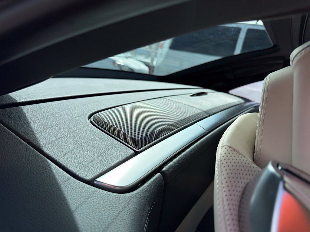 Used 2015 Mercedes-Benz SL 550 image 19
