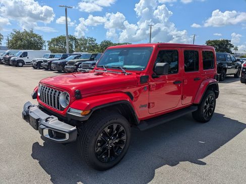 Used 2025 Jeep Wrangler Unlimited Sahara AWD/4WD image 10
