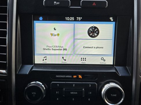 Used 2016 Ford F150 XLT w/ Equipment Group 302A Luxury image 12