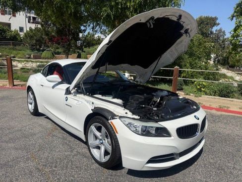 Used 2012 BMW Z4 sDrive28i image 8