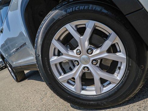 Used 2022 Jeep Grand Cherokee Limited RWD image 2