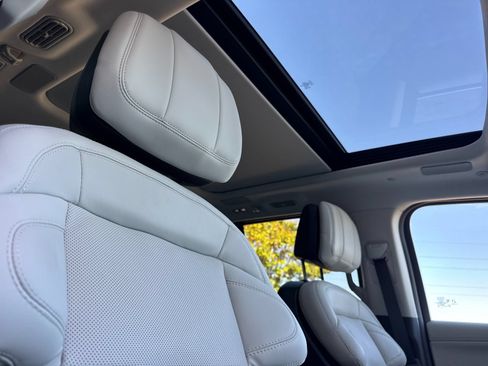 Used 2025 Lincoln Navigator L Reserve AWD/4WD image 20