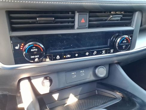 New 2026 Nissan Rogue SV image 12