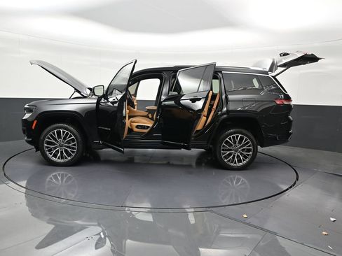 Used 2021 Jeep Grand Cherokee L Summit AWD/4WD image 35