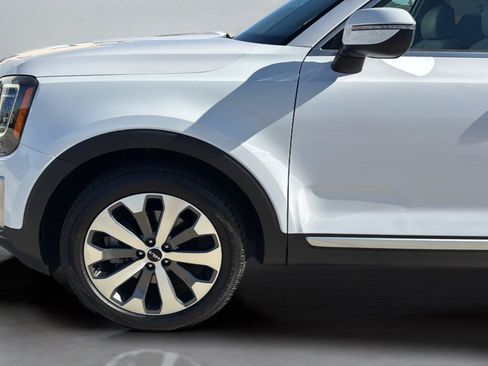 Used 2022 Kia Telluride S FWD image 29