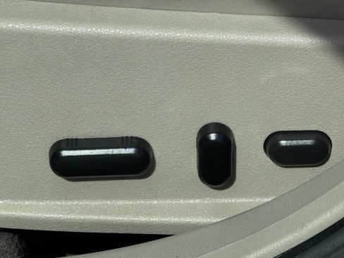 Used 2012 Ford Fusion SEL FWD image 9