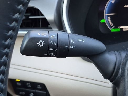 Used 2024 Toyota Highlander Limited AWD/4WD image 26